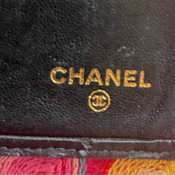 Chanel lamb skin caviar leather black wallet. Approximately 7 x 4“. GUC. - Picture 6 of 11